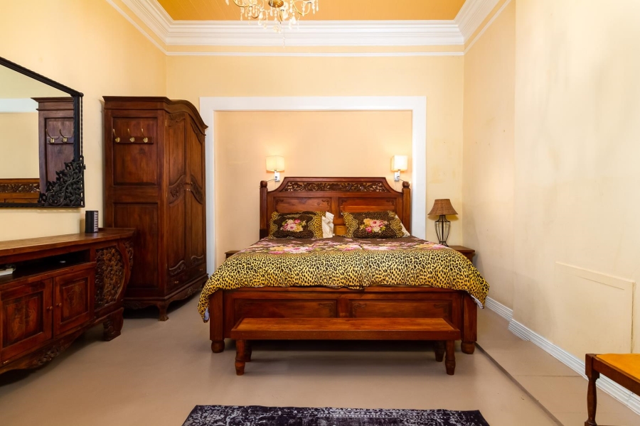 5 Bedroom Property for Sale in Gardens Western Cape